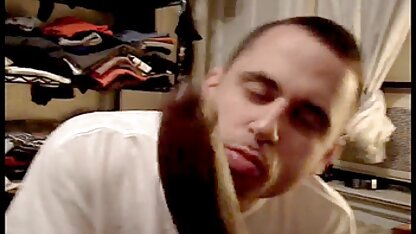 Ragazzo succhiare il extra large size di nero pene