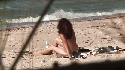 Più azione spiaggia foto donne over 50 nude