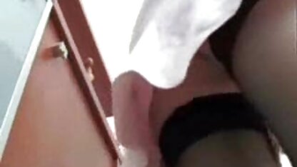Mamma da ragazzo mentre facendo lavori di casa video porno gratis in lingua italiana