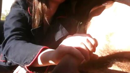 Masturbazione con la mano in auto 18 + 2 Sperma film gratis lesbo