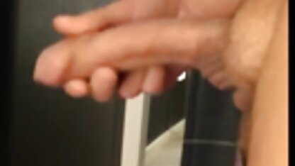 Stanza 5.  video porno di mamme mature