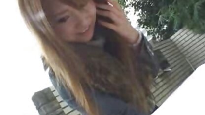 Bella ragazza e la scatola (giocattolo )) prima volta anale amatoriale