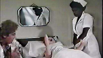 Scena Ospedale Britannico. donne mature esibizioniste