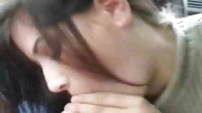 Ragazze in pubblico in un auto foto hd donne nude