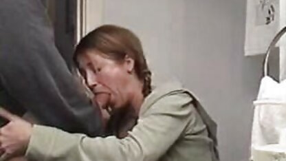 Milf succhia grande cazzo e rondini tette nude sexy