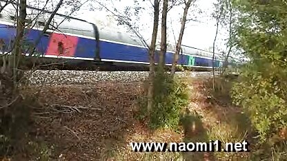 Naomi1 pompino su un strada lato film porno francesi anni 90