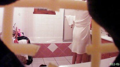 Madre in bagno.