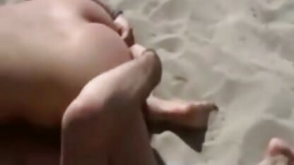 Spiaggia del seno-piccolo un oggetto giovani italiane porche
