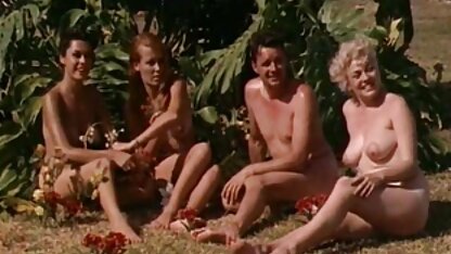 Le ragazze si divertono nella località balneare degli anni ' 60) donne mature scopate da neri