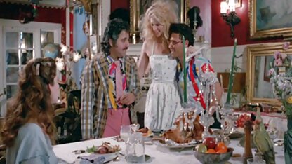 Bella pesche 2 (1987) scena 4 video porno con gli animali