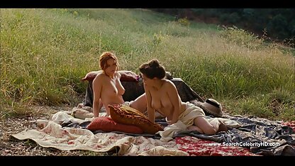 Christa theret nudo in pieno frontale e muscolare in topless video trans gratuito