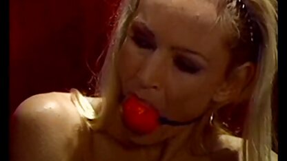 Grandi seni in un dungeon scene film porno gratis