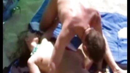 Spiaggia, film porno con nonni