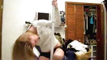 Ragazza danza e striscia porno gratis da vedere