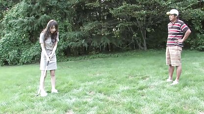 Guardando avanti la ragazza nel campo da golf film porno completi in streaming