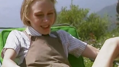 Giovane bionda carino  porno film gratis hd