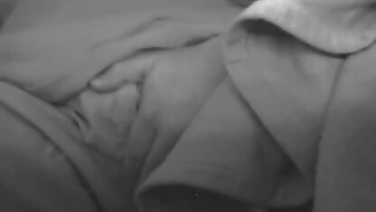 Ragazza catturato masturbarsi sotto il tavolo filme porno gratis sado maso